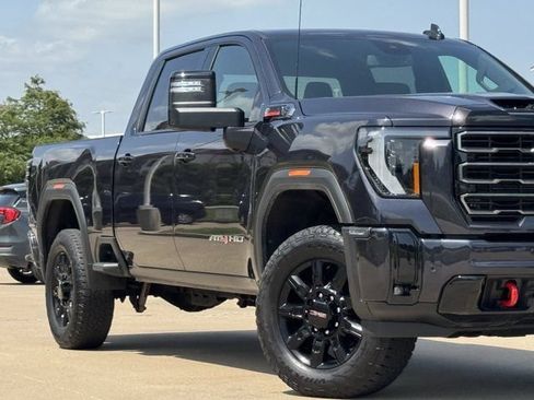 Used 2026 GMC Sierra 2500 AT4 AWD/4WD image 3