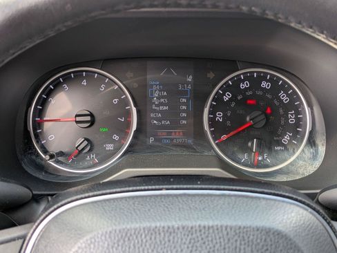 Used 2020 Toyota RAV4 XLE Premium AWD/4WD image 10