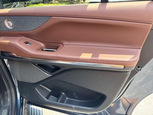 New 2027 Lincoln Navigator L Reserve RWD image 16