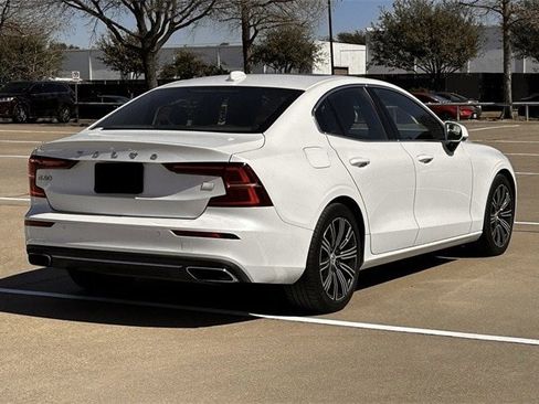 Used 2021 Volvo S60 T8 Inscription image 4