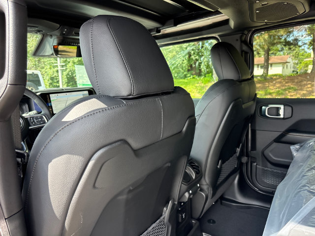 New 2027 Jeep Wrangler Unlimited Sahara AWD/4WD image 9