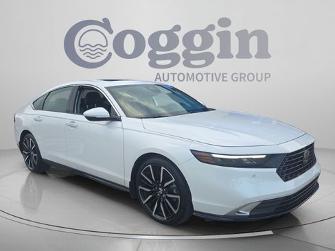 Used 2025 Honda Accord Touring image 7