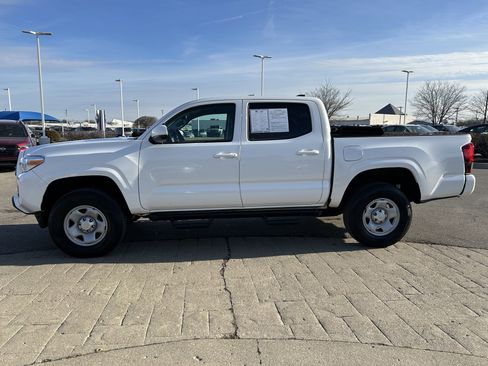 Used 2023 Toyota Tacoma SR image 4
