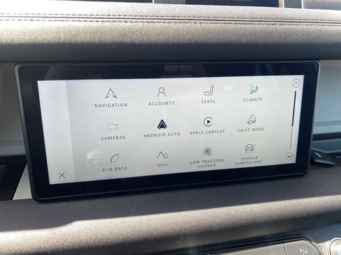 Used 2020 Land Rover Defender 110 First Edition image 25