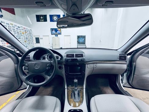 Used 2008 Mercedes-Benz E 350 Sedan image 30