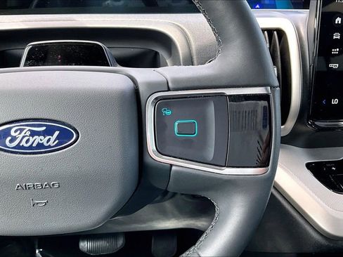 Used 2025 Ford Expedition Max Active AWD/4WD image 18