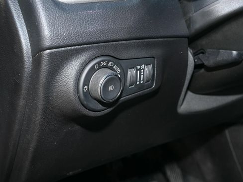 Used 2020 Jeep Compass Latitude w/ Popular Equipment Group image 24