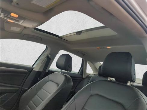 Used 2024 Volkswagen Jetta SE FWD image 25