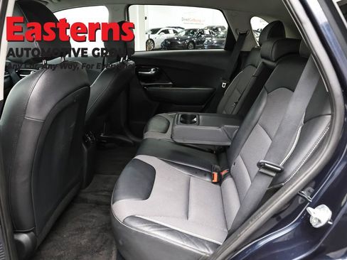 Used 2022 Kia Niro EX w/ Cold Weather Package FWD image 21