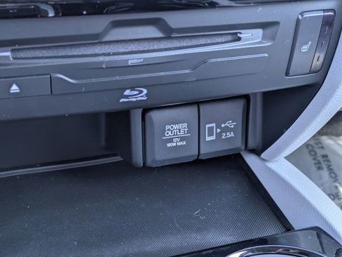 Used 2022 Honda Pilot Touring image 27