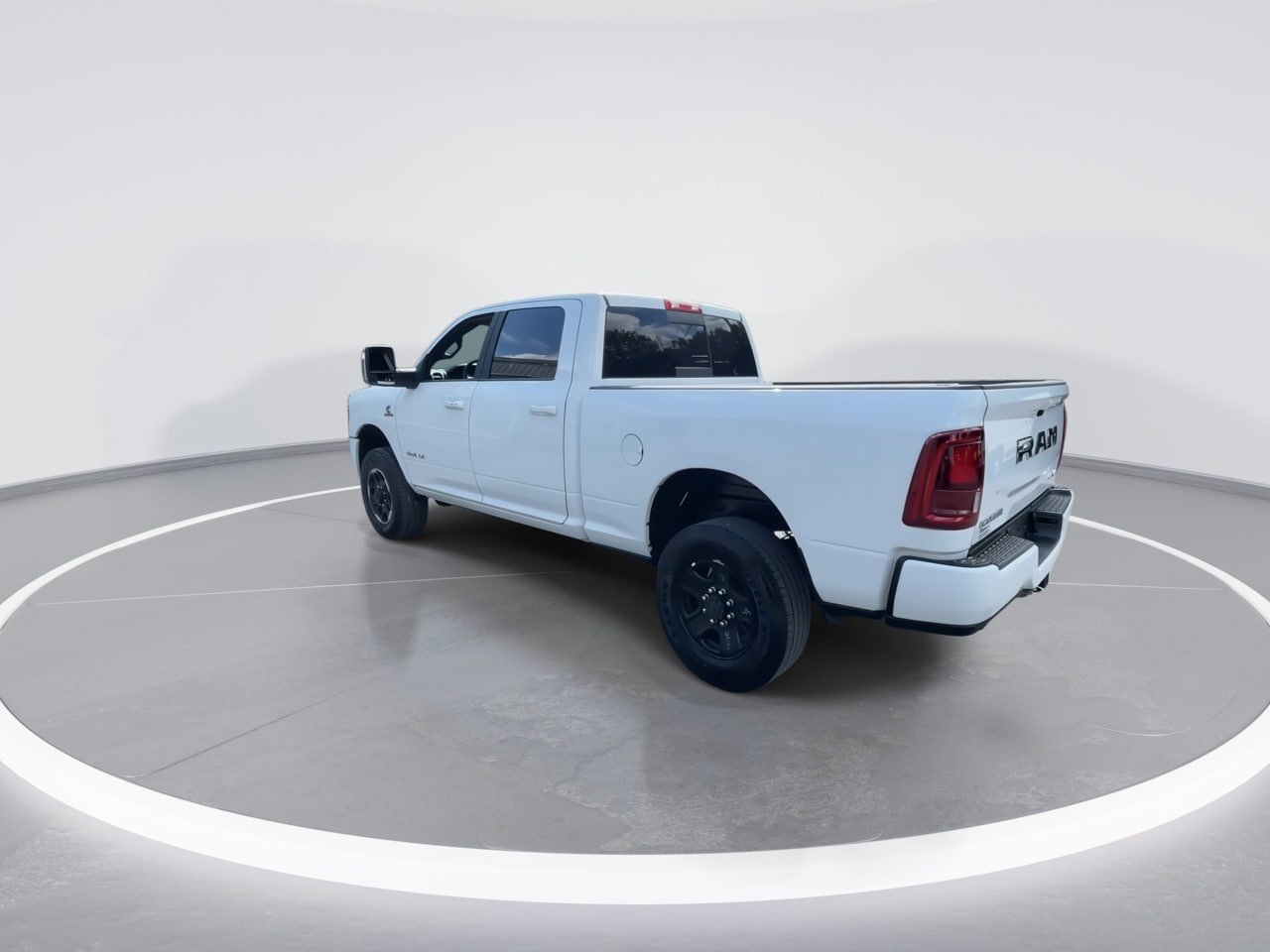 Used 2026 RAM 2500 Laramie AWD/4WD image 13