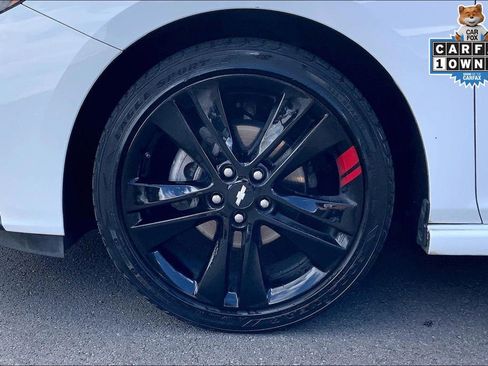 Used 2018 Chevrolet Cruze LT w/ Redline Edition image 9