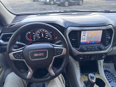 Used 2017 GMC Acadia Denali w/ Technology Package FWD image 28