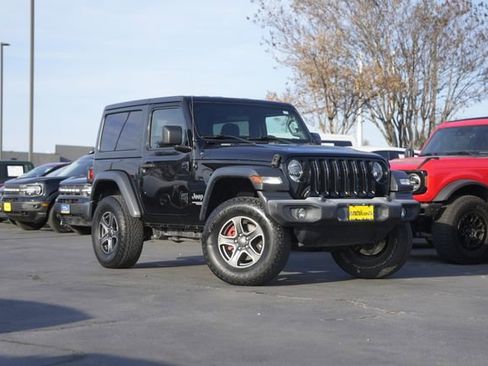 Used 2019 Jeep Wrangler Sport S image 2