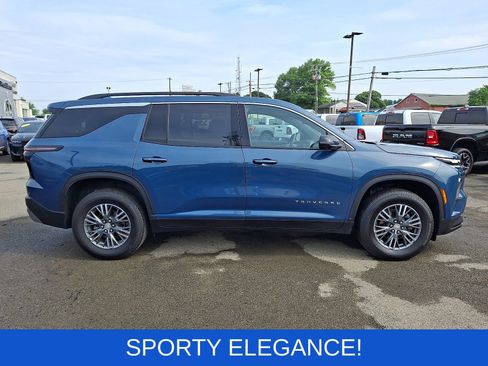 Used 2024 Chevrolet Traverse LT FWD image 8