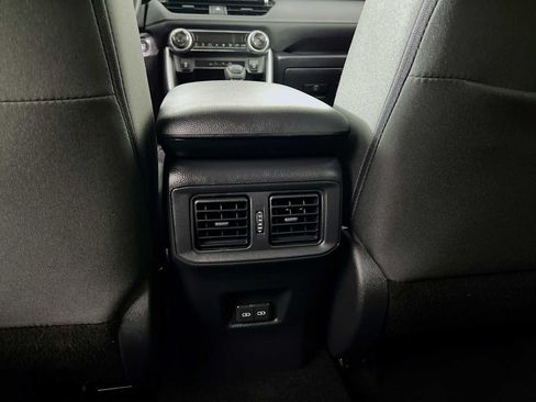 Used 2025 Toyota RAV4 XLE AWD/4WD image 31