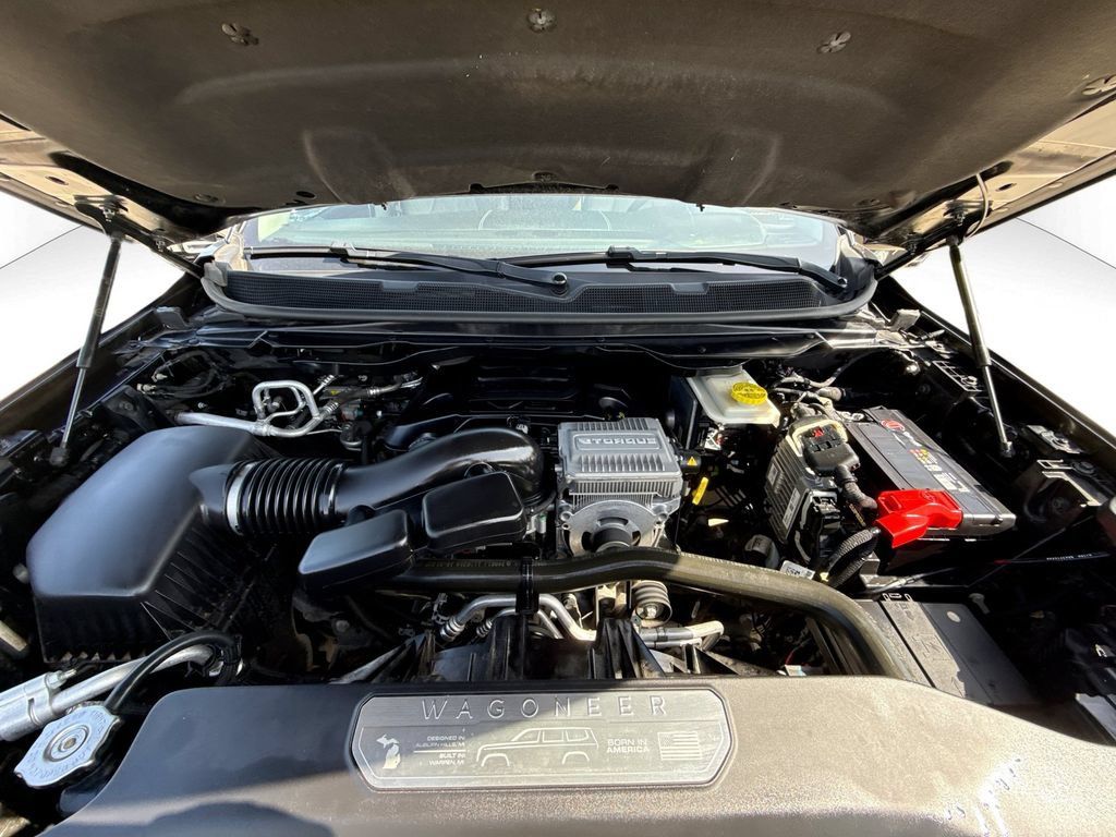 Used 2022 Jeep Wagoneer Series II AWD/4WD image 18