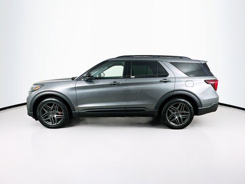 Used 2025 Ford Explorer ST-Line w/ ST-Line Street Pack AWD/4WD image 4