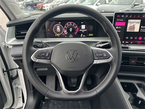 New 2026 Volkswagen Tiguan SE image 17