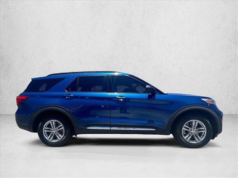 Used 2020 Ford Explorer XLT w/ Equipment Group 202A RWD image 5