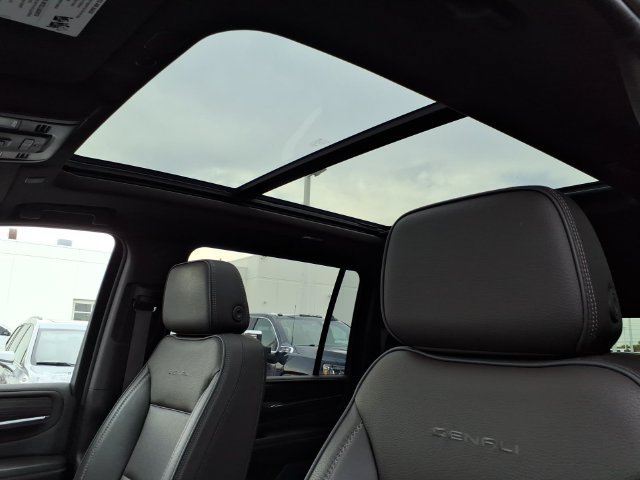 Used 2023 GMC Yukon XL Denali w/ Max Trailering Package AWD/4WD image 15