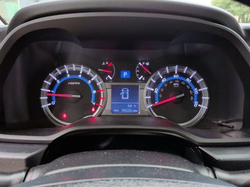 Used 2018 Toyota 4Runner Limited image 18