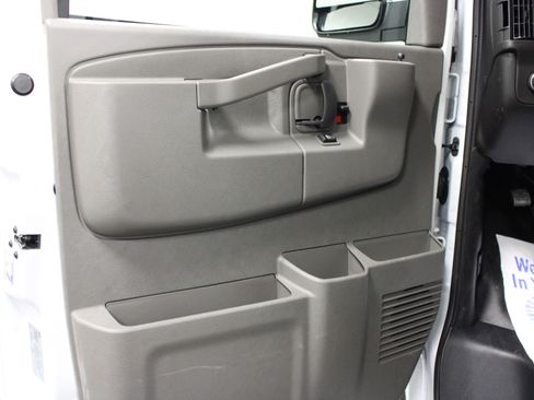 New 2026 GMC Savana 2500 Extended RWD image 11