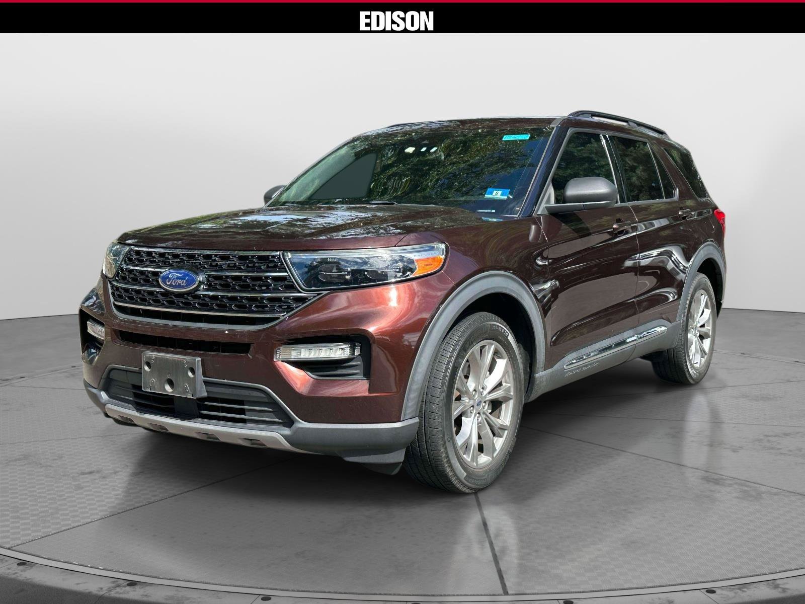 Used 2020 Ford Explorer XLT w/ Equipment Group 202A AWD/4WD image 2