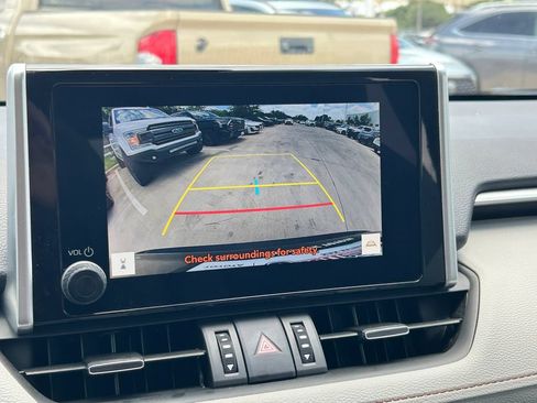 Used 2025 Toyota RAV4 XLE Premium FWD image 31