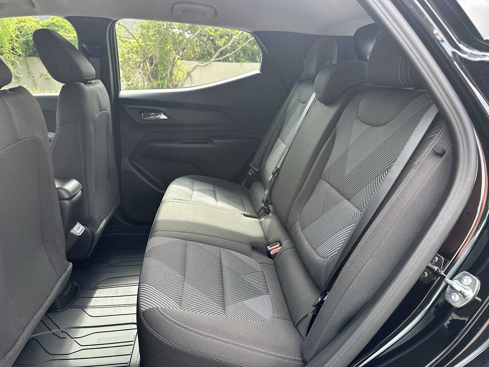 New 2027 Chevrolet Bolt LT w/ Comfort Package FWD image 17