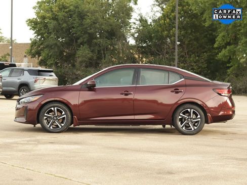 Used 2024 Nissan Sentra SV FWD image 4