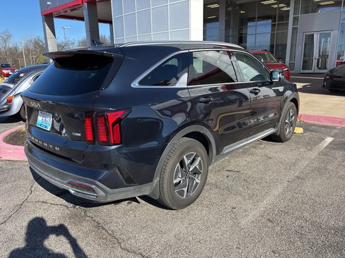 Used 2022 Kia Sorento S AWD/4WD image 4