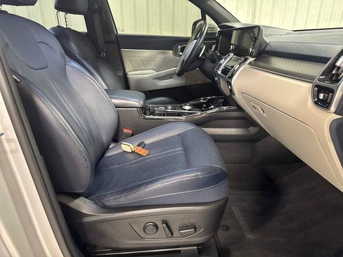 Used 2022 Kia Sorento SX Prestige w/ Panoramic Sunroof Package AWD/4WD image 13