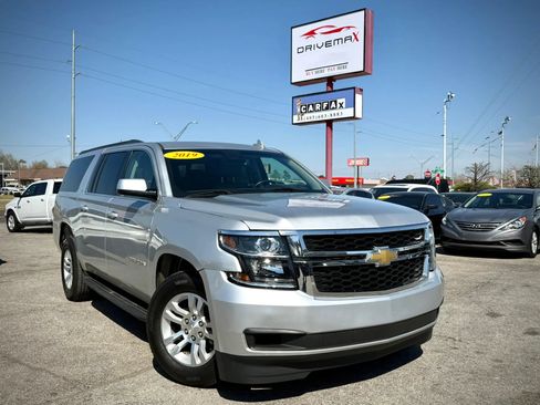 Used 2019 Chevrolet Suburban LT RWD image 42