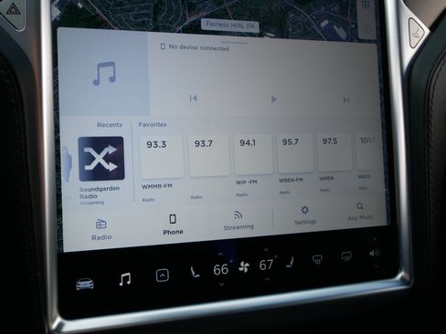 Used 2017 Tesla Model S 75D image 25