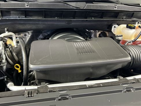 Used 2025 Chevrolet Suburban Z71 AWD/4WD image 31