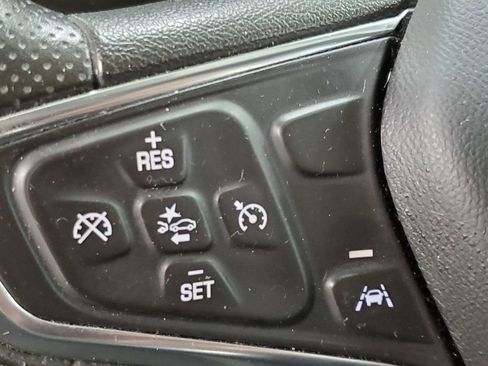 Used 2021 Chevrolet Equinox LS image 26