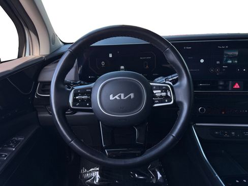 Used 2025 Kia Carnival SX Prestige FWD image 11