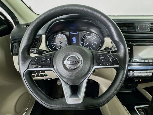 Used 2018 Nissan Rogue Sport SV FWD image 11