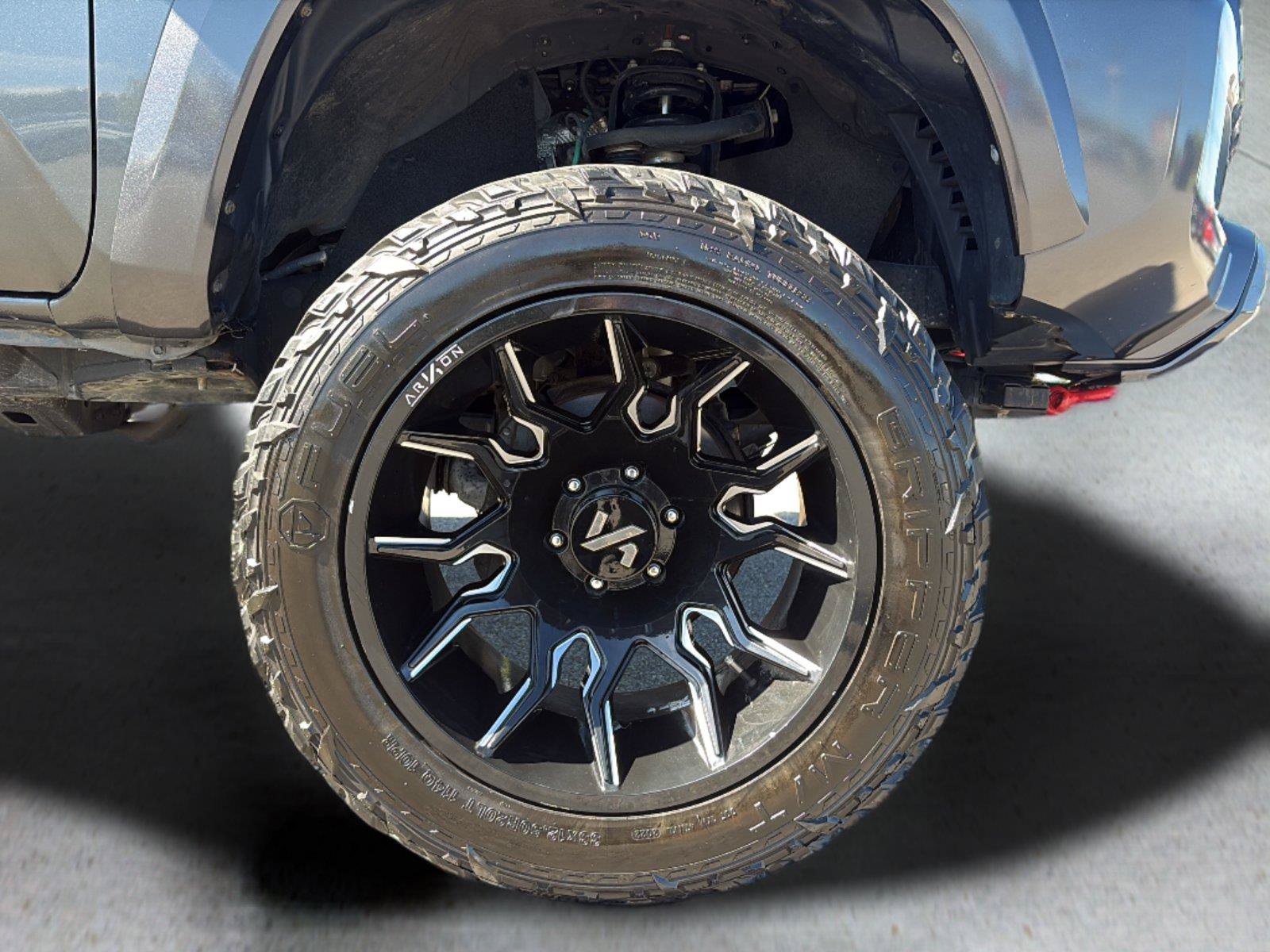 Used 2020 Toyota Tacoma TRD Sport AWD/4WD image 41