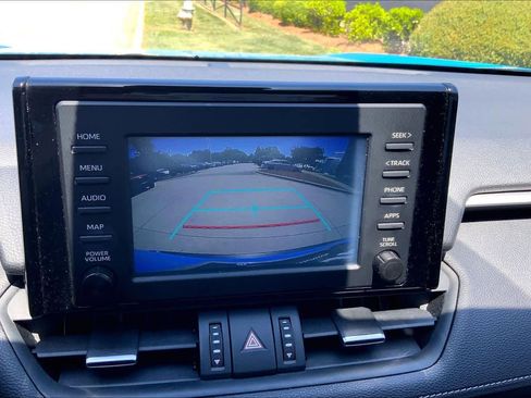 Used 2019 Toyota RAV4 XLE Premium FWD image 29