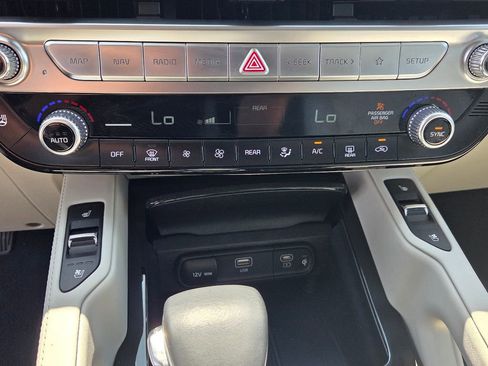 Used 2024 Kia Telluride EX AWD/4WD image 21