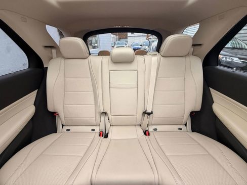 Used 2020 Mercedes-Benz GLE 350 4MATIC w/ 3rd Row Seat Package image 31