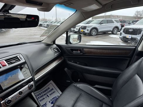 Used 2017 Subaru Outback 2.5i Limited image 10