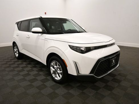 Certified 2025 Kia Soul LX FWD image 10