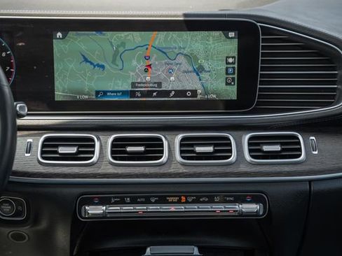 Used 2022 Mercedes-Benz GLS 450 4MATIC image 24