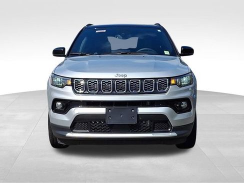 Used 2025 Jeep Compass Limited AWD/4WD image 2