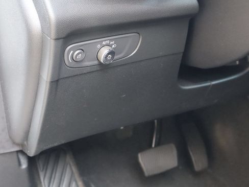 Used 2023 Buick Envision Essence FWD image 22