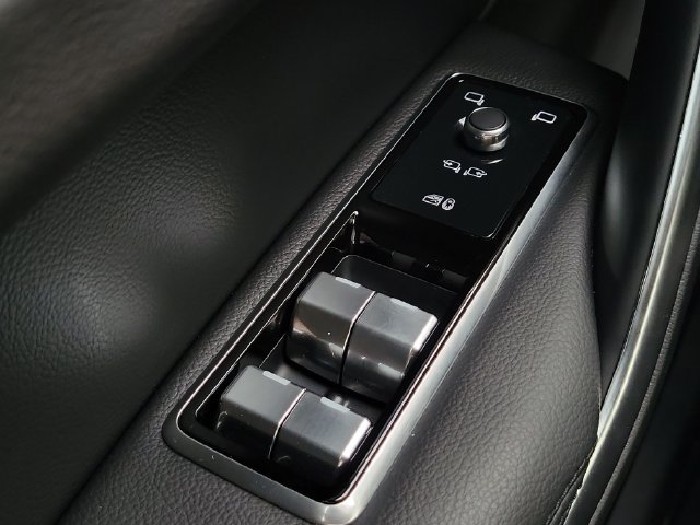Used 2023 Jaguar F-PACE S AWD/4WD image 25