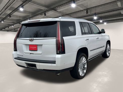 Used 2019 Cadillac Escalade Platinum image 16